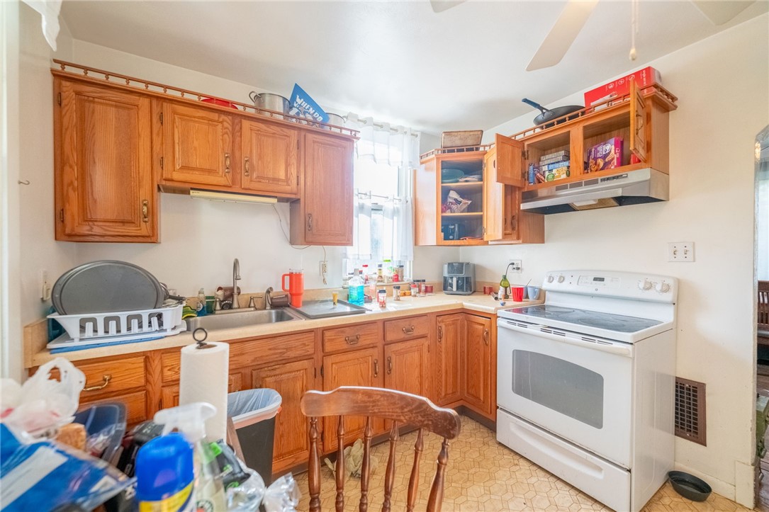1400 Muldowney Ave