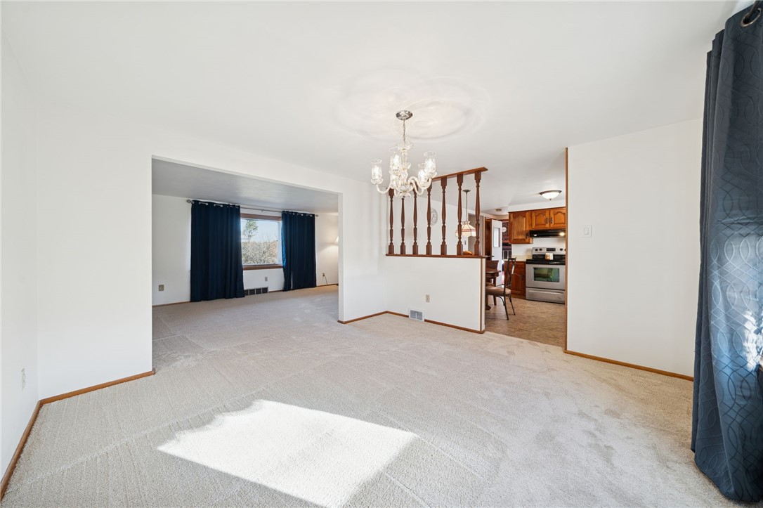 35 Oak Creek Dr