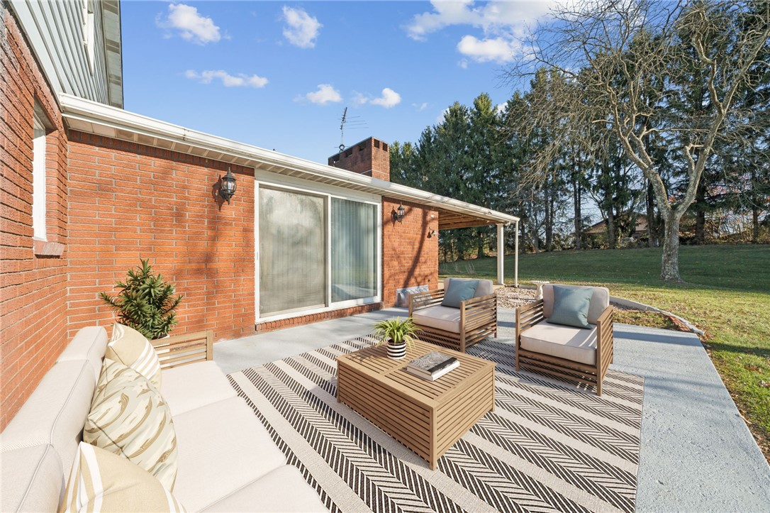 35 Oak Creek Dr