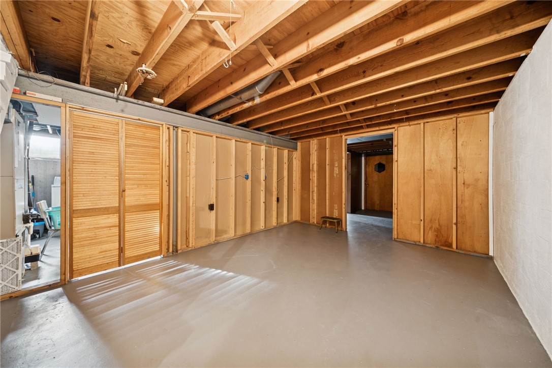 35 Oak Creek Dr