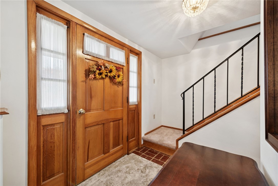 35 Oak Creek Dr