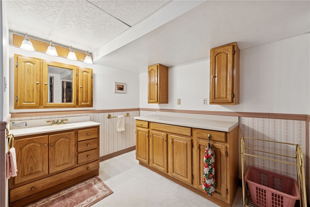 35 Oak Creek Dr