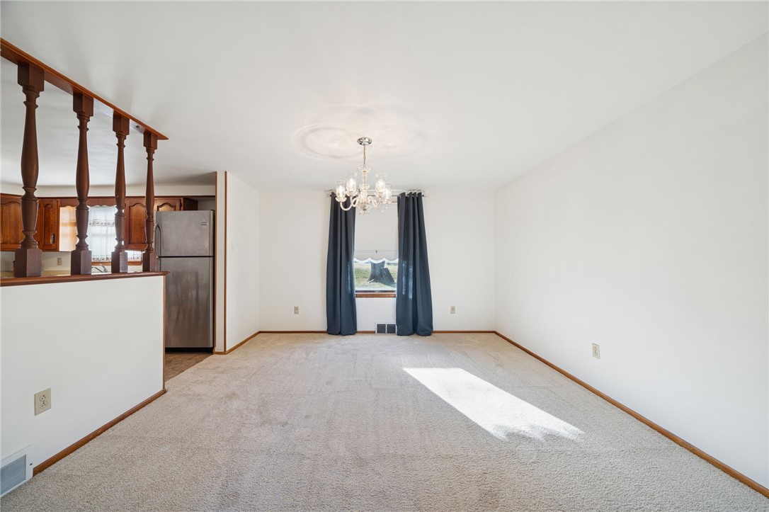 35 Oak Creek Dr