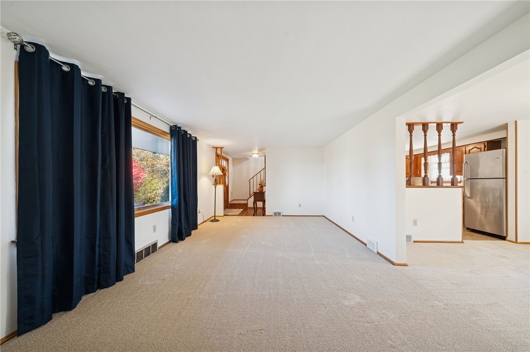 35 Oak Creek Dr