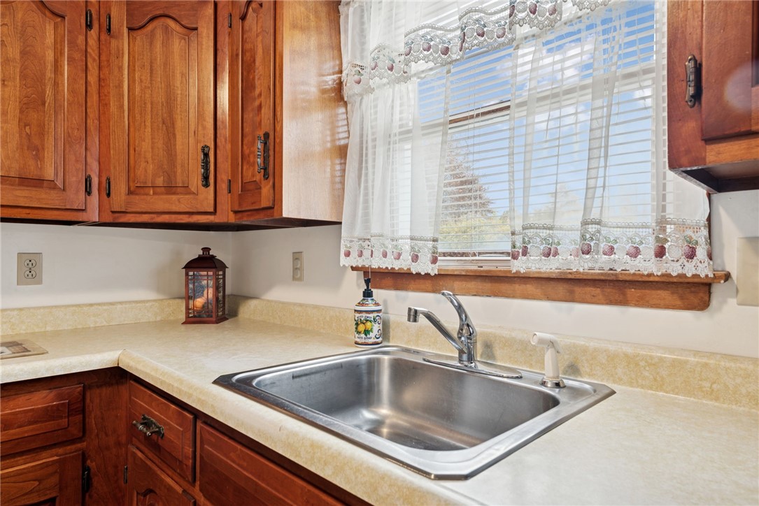 35 Oak Creek Dr