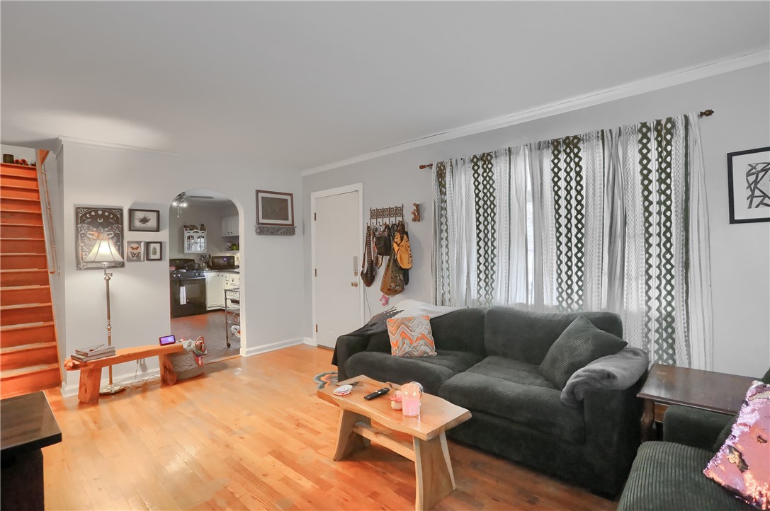 904 Sunset Blvd