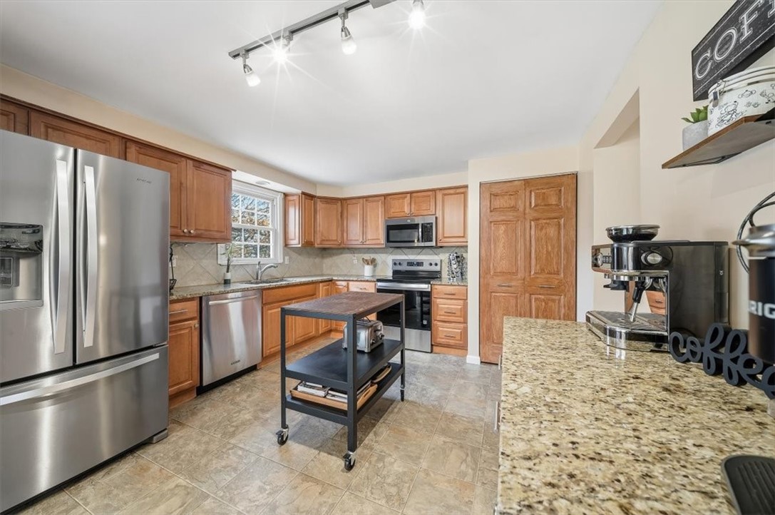 207 Cricketwood Ct
