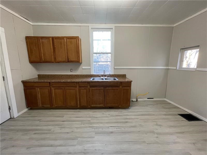 405 Sumner Ave