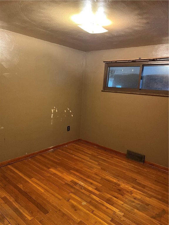 2037 McKees Rocks Rd