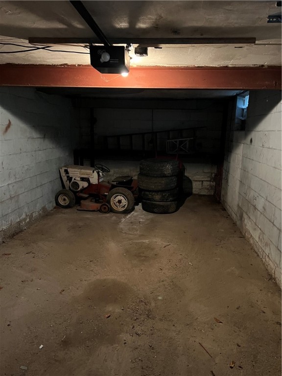 2037 McKees Rocks Rd