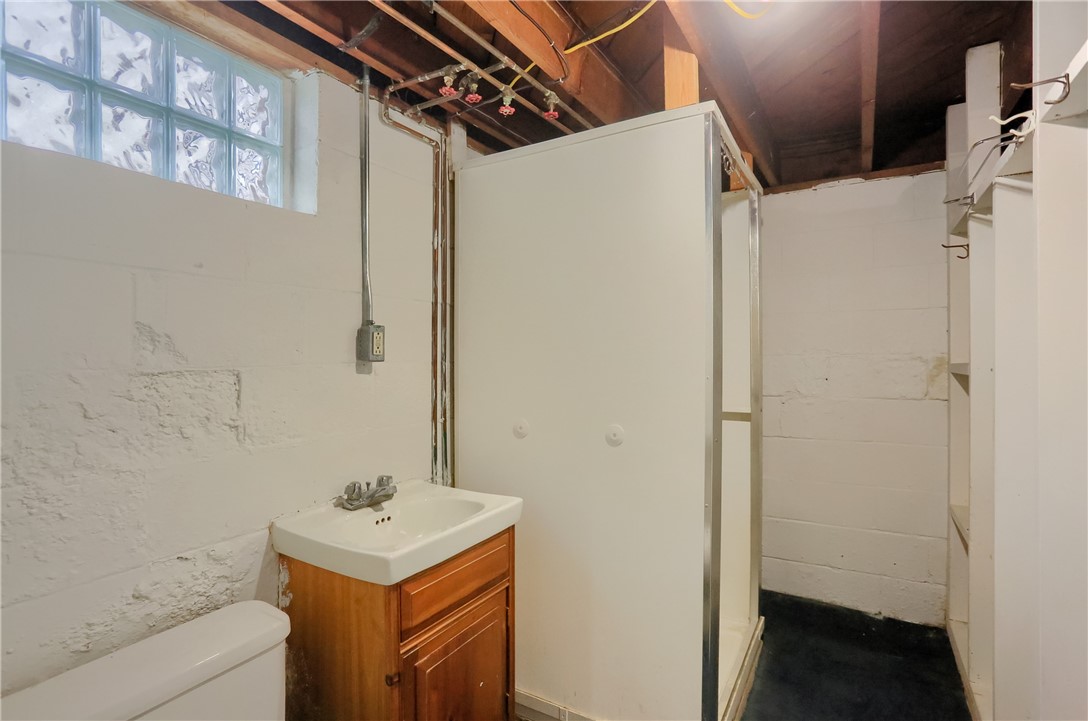 305 Johnston Dr
