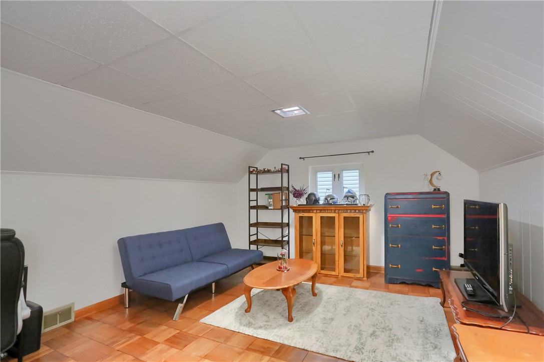 305 Johnston Dr