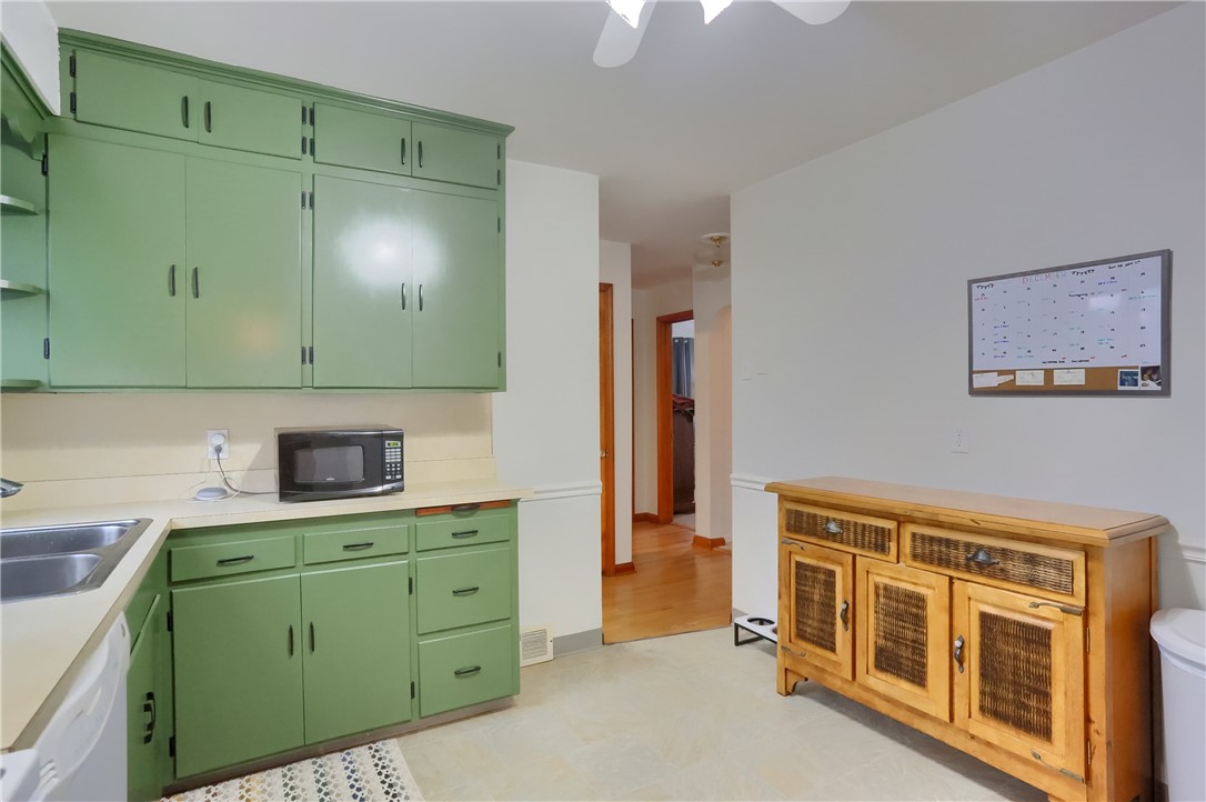 305 Johnston Dr