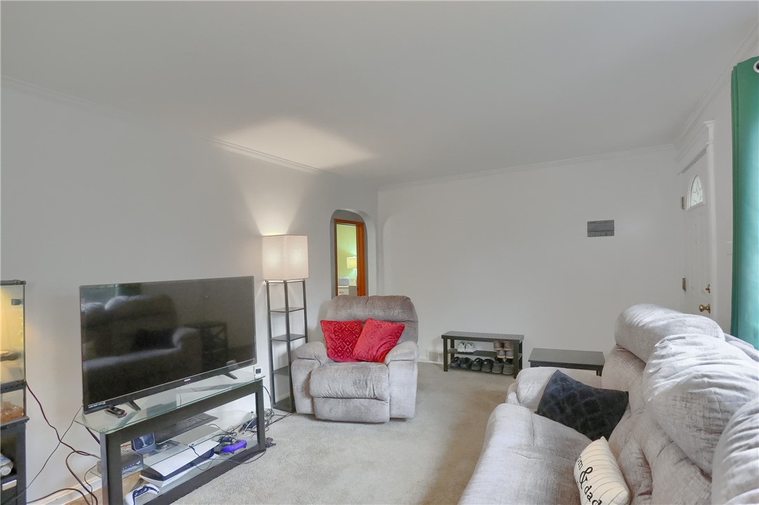 305 Johnston Dr