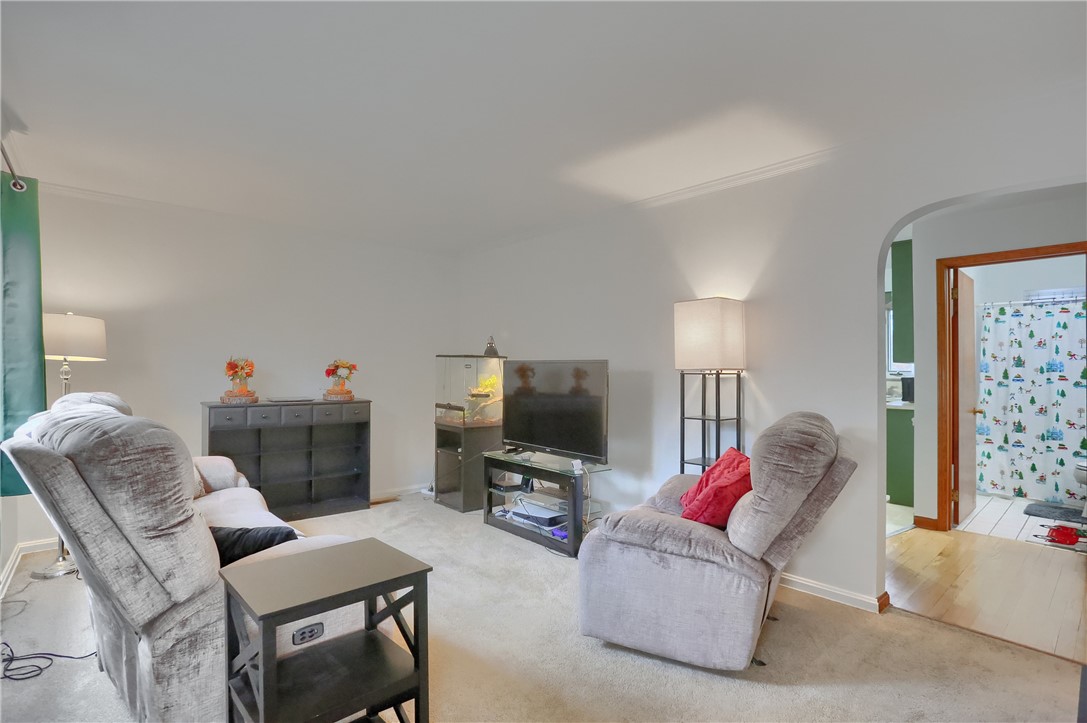 305 Johnston Dr