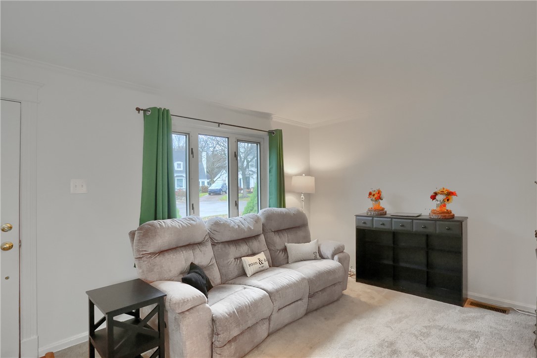 305 Johnston Dr