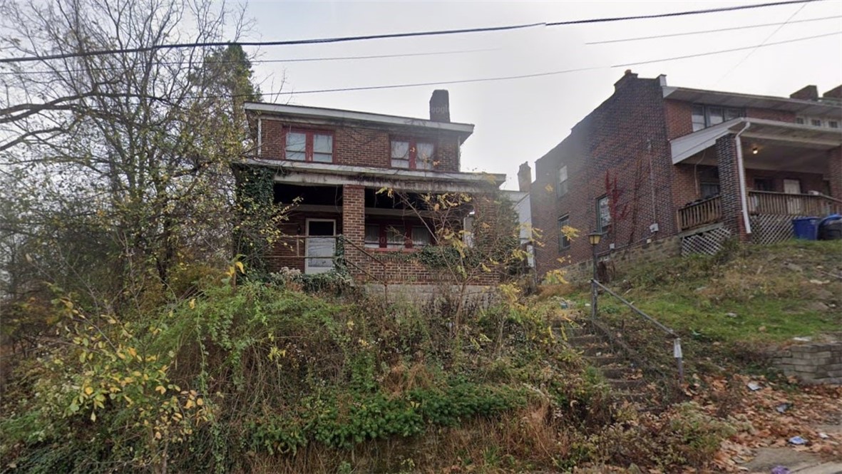 123 E Kennedy Ave