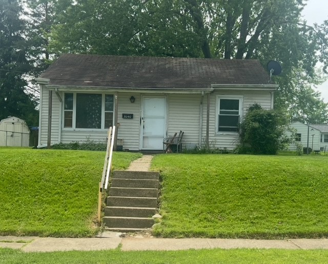 1040 March St