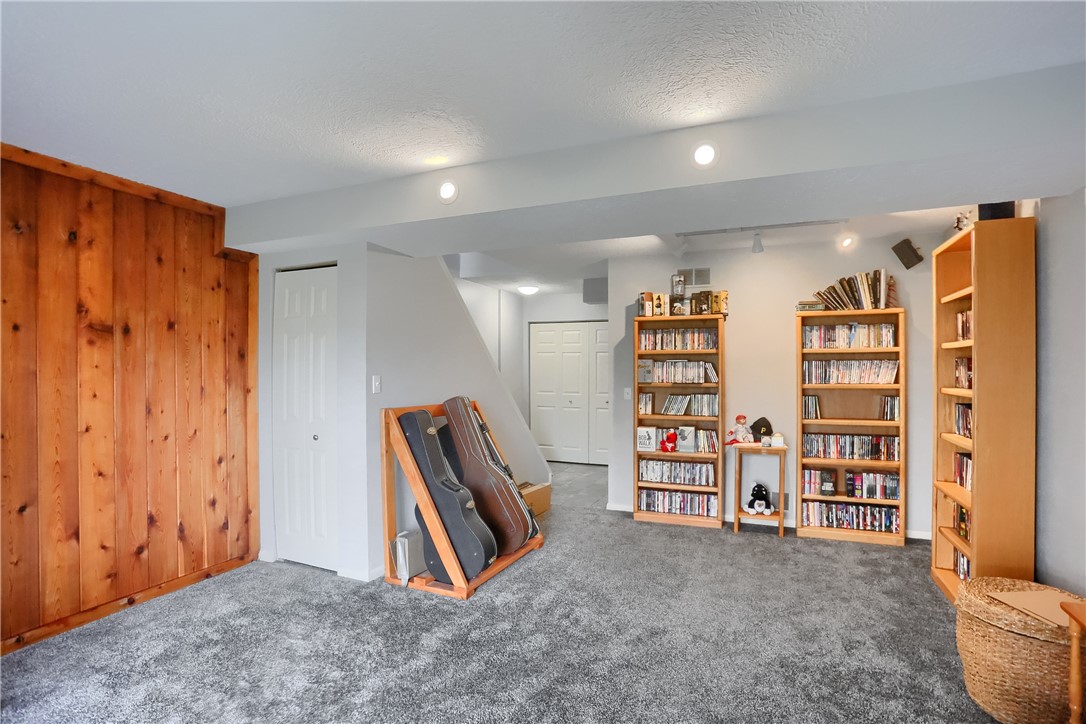 115 Forest Dr
