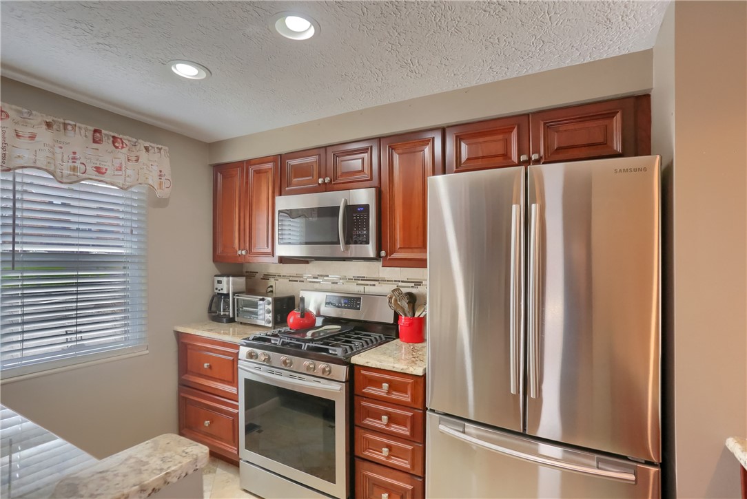 115 Forest Dr