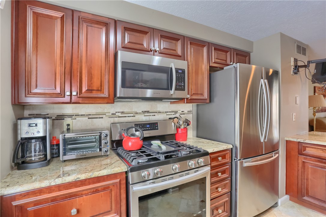 115 Forest Dr