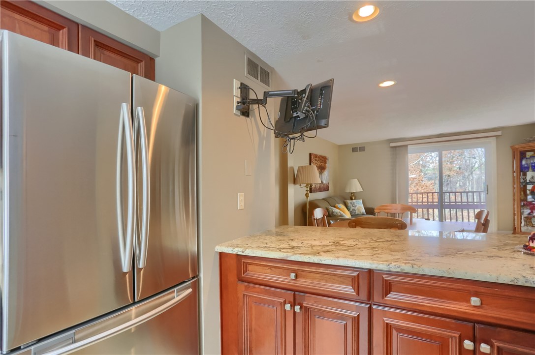 115 Forest Dr