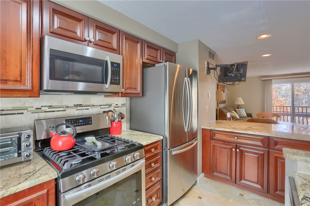 115 Forest Dr