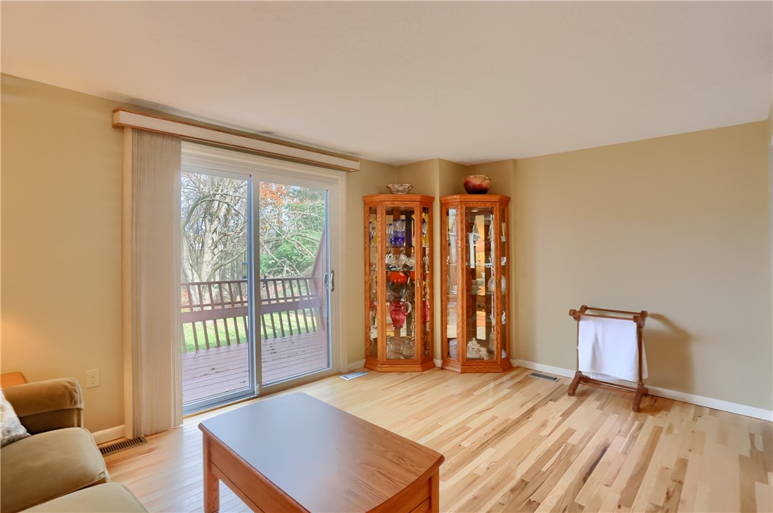 115 Forest Dr