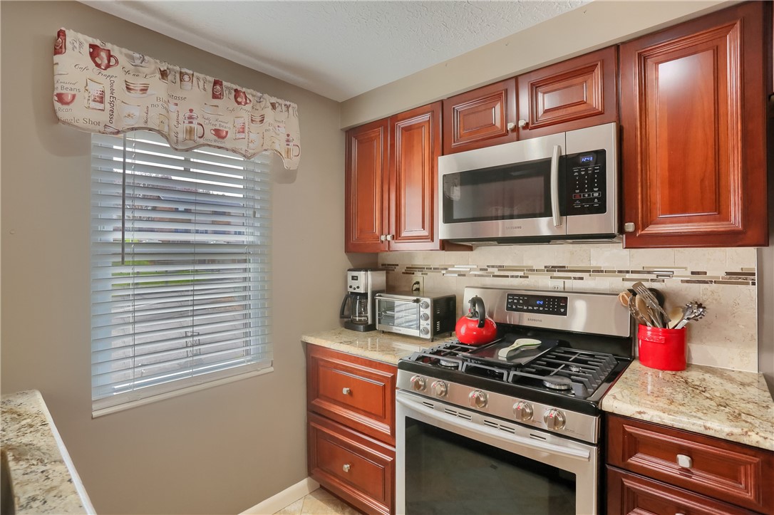 115 Forest Dr