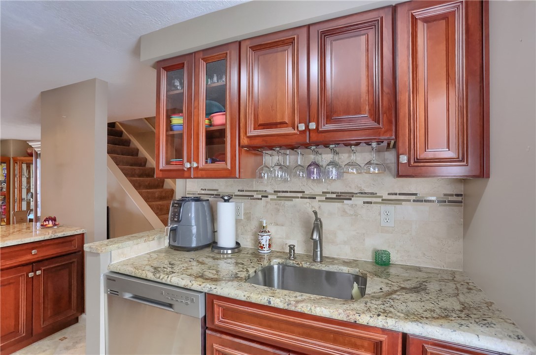 115 Forest Dr