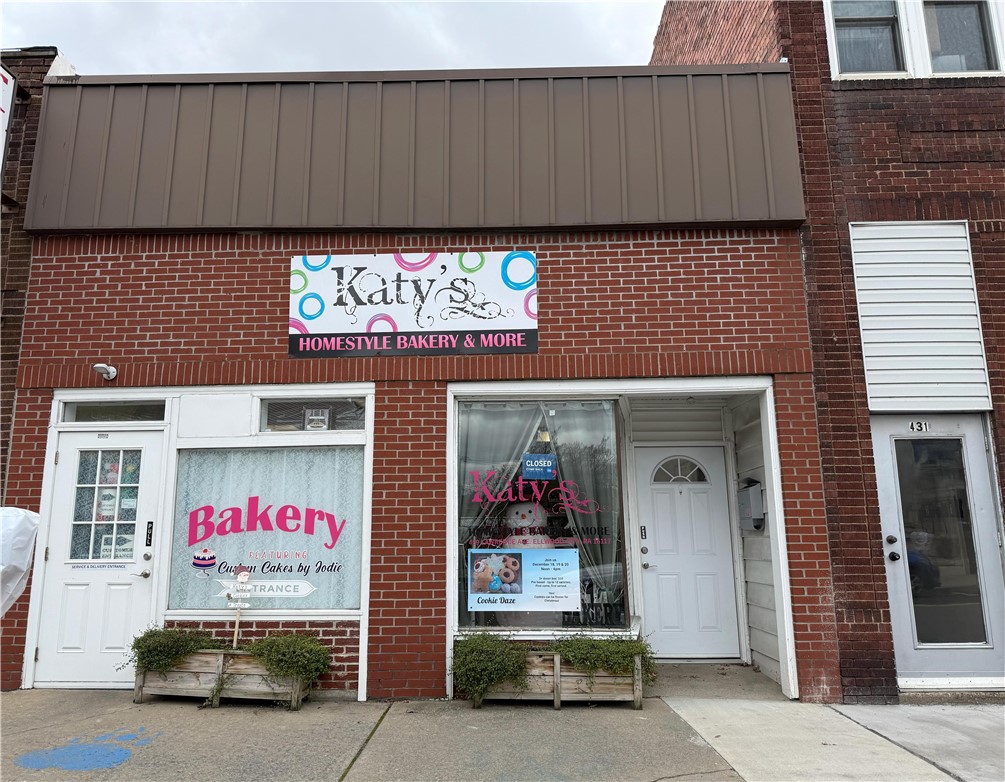 429 Lawrence Ave