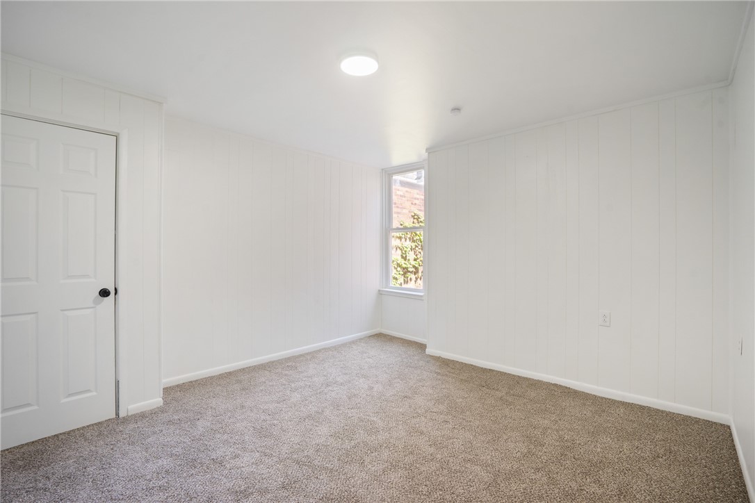2213 Woodstock Ave