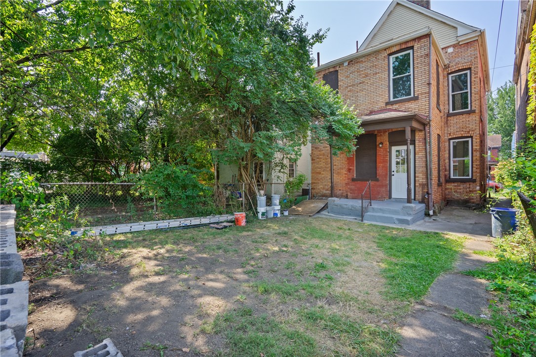 2213 Woodstock Ave
