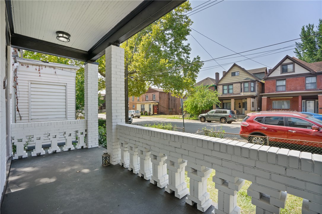 2213 Woodstock Ave