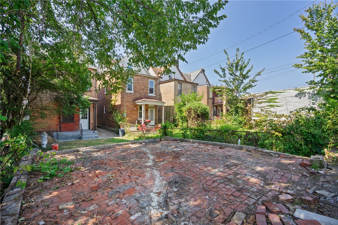 2213 Woodstock Ave