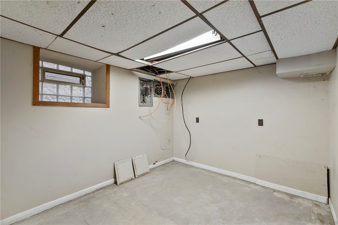 107 W Hutchinson Ave