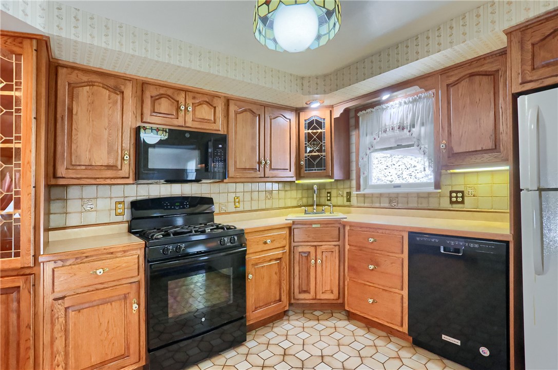 556 Sangree Rd