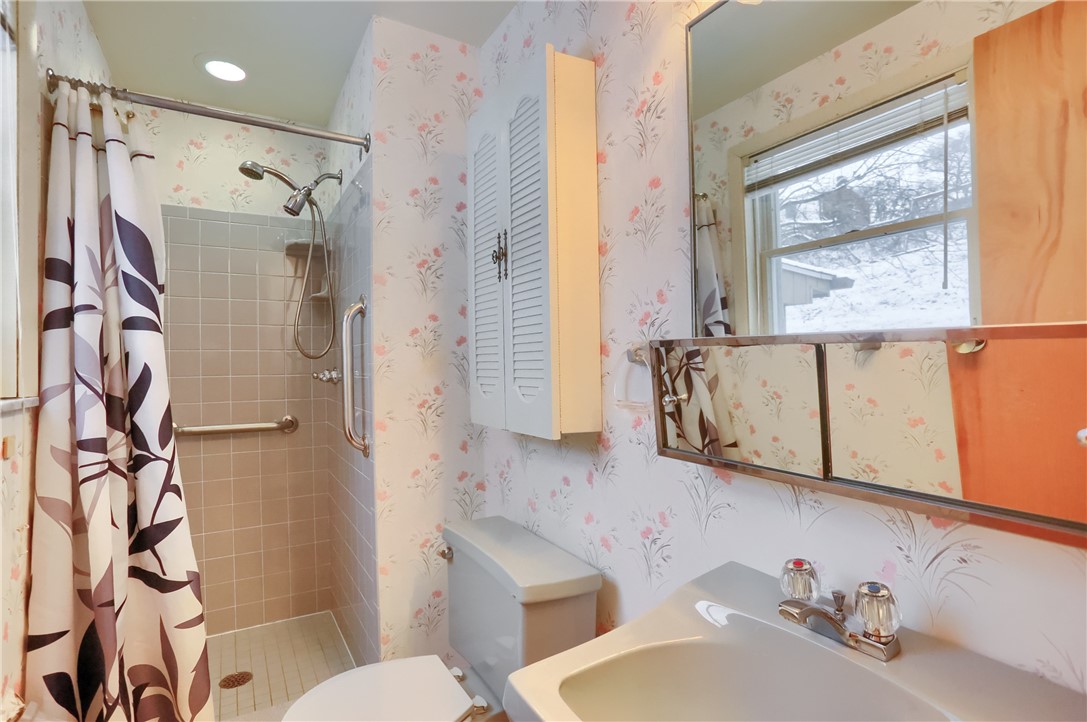 556 Sangree Rd