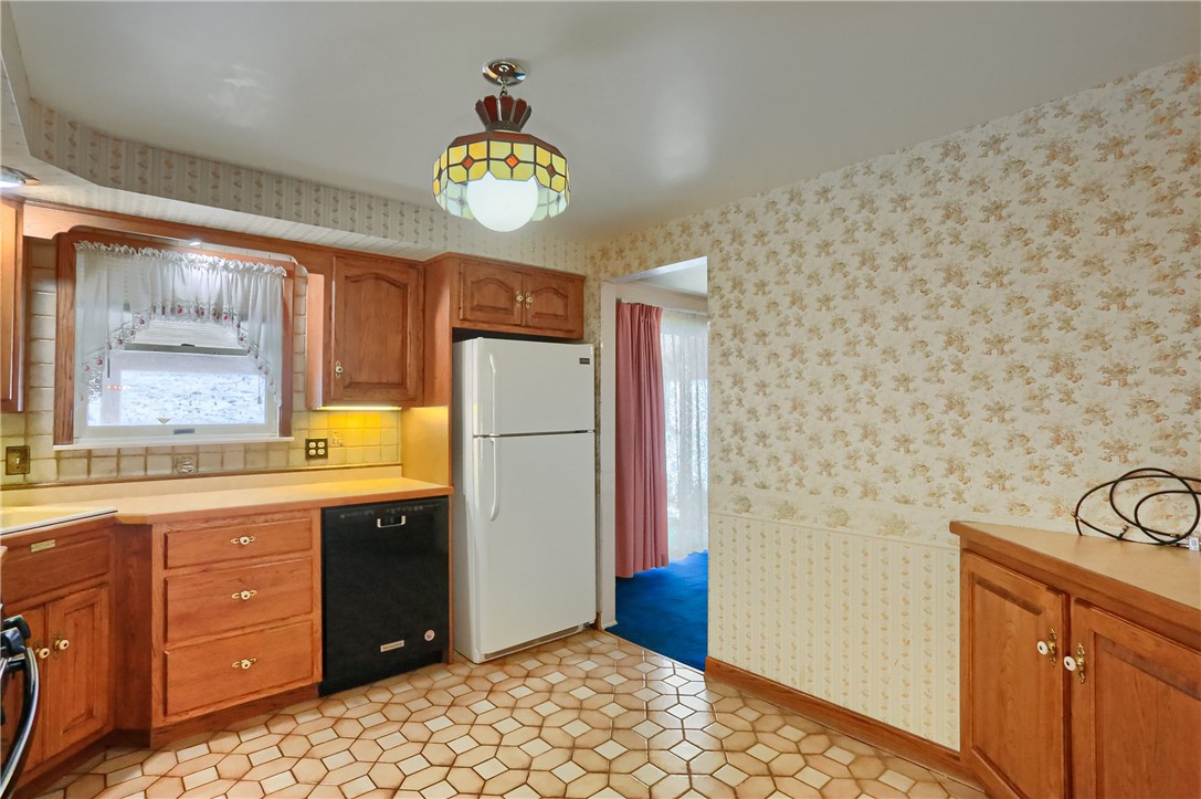 556 Sangree Rd