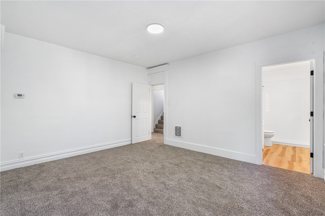 658 Montclair St