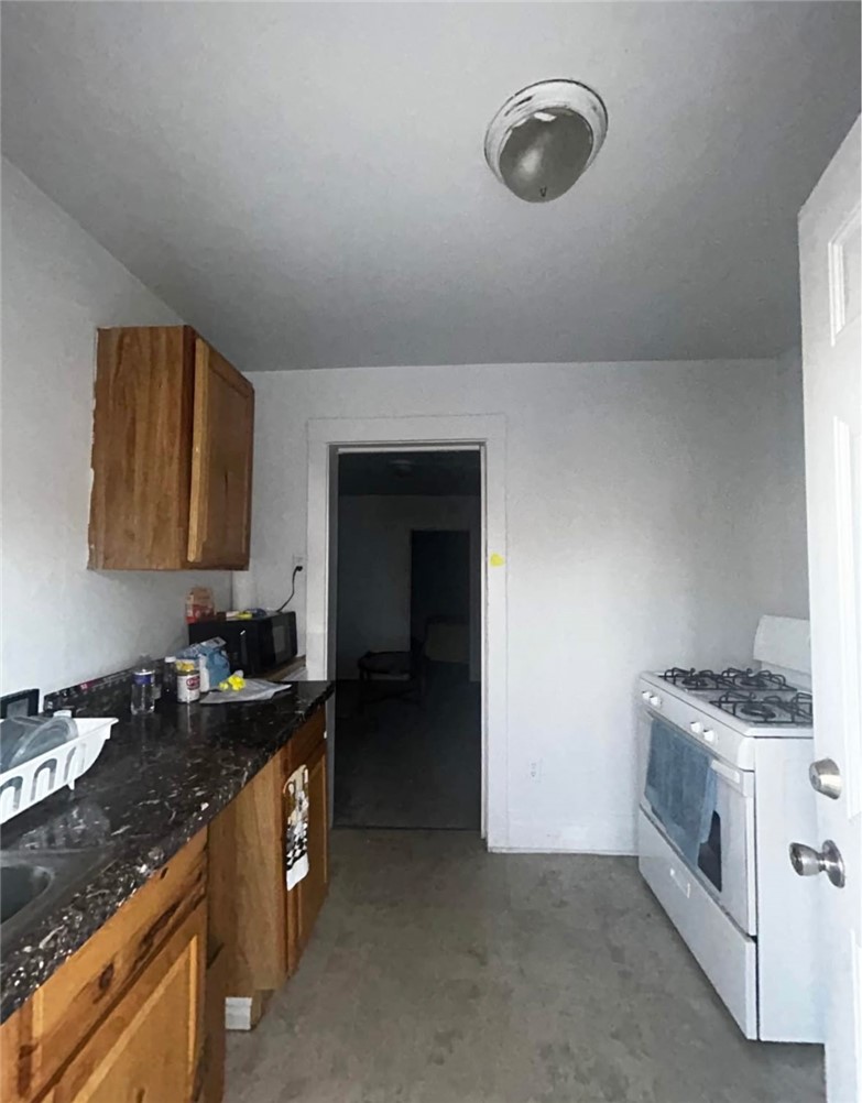 133-135 Bausman St