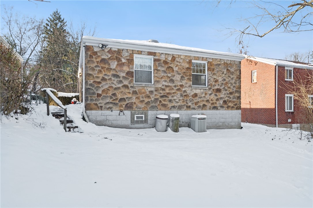 289 Evaline St