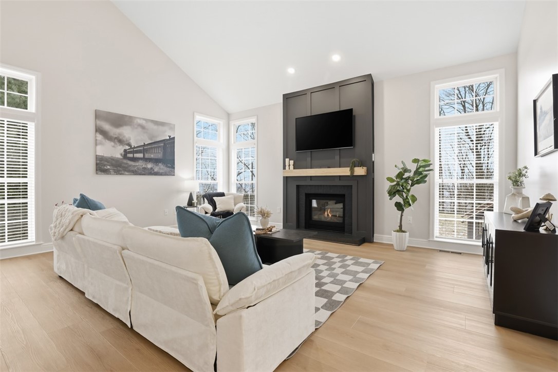 303 Kenney Dr