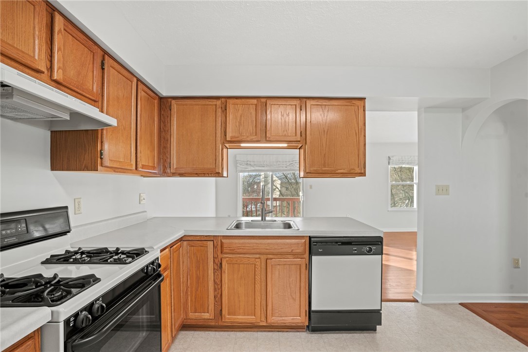 409 Redwood Ct