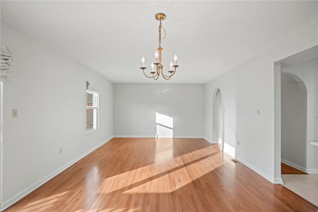 409 Redwood Ct