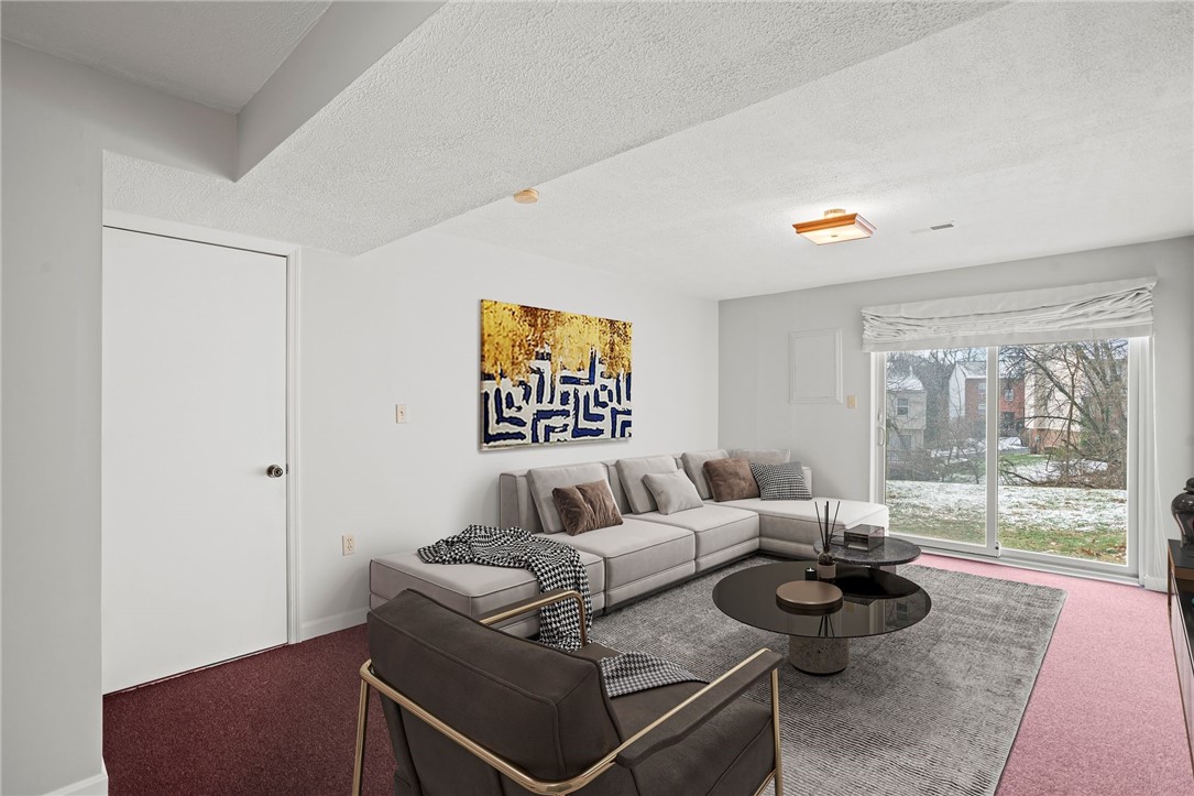 409 Redwood Ct