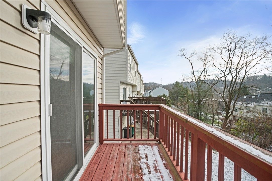 409 Redwood Ct