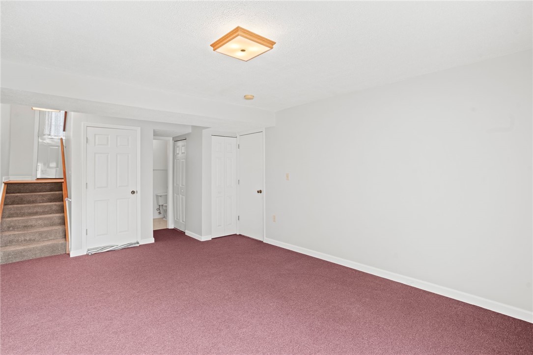 409 Redwood Ct