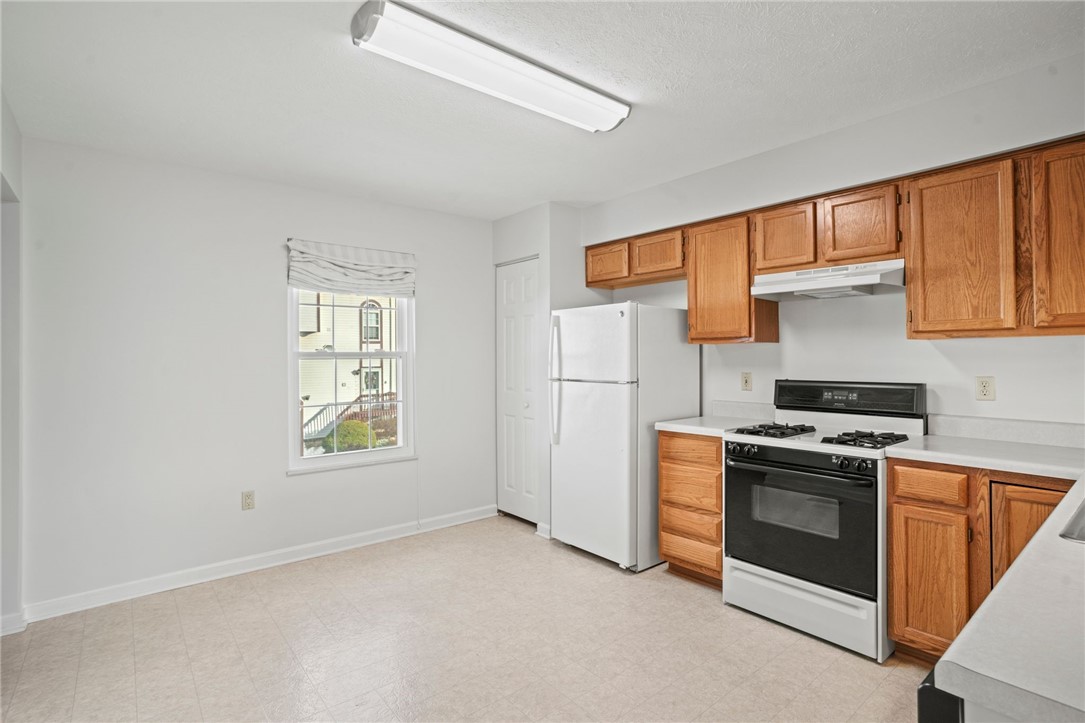 409 Redwood Ct