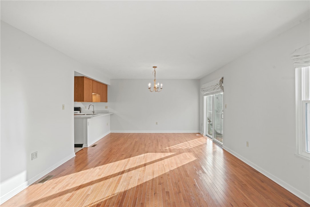 409 Redwood Ct
